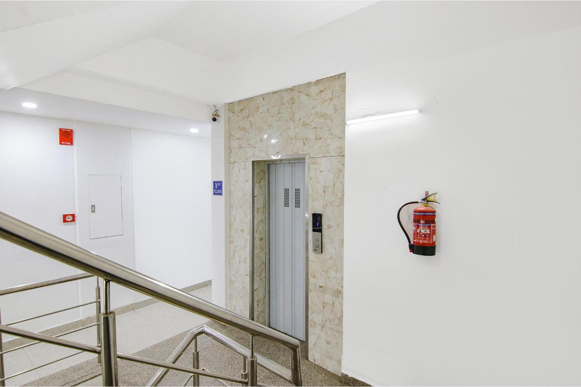 Fabhotel Gp Royal Chandīgarh Exterior foto